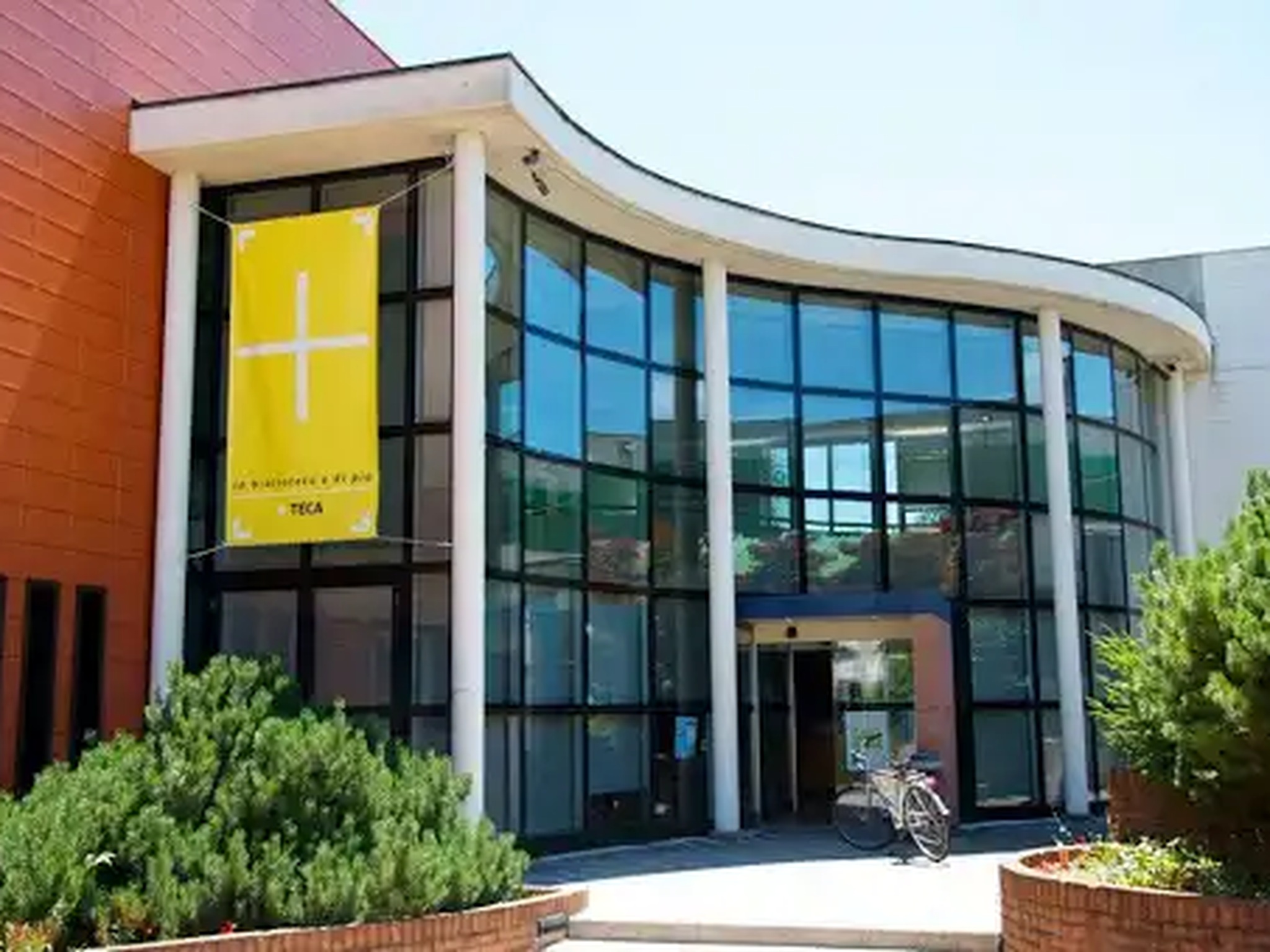 Locandina della presentazione di Aura alla Biblioteca Comunale di Settimo Milanese
